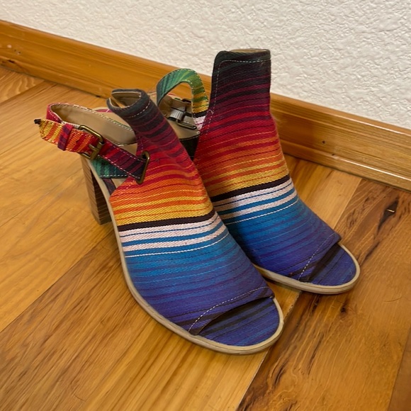 Serape Sandals - Picture 1 of 3